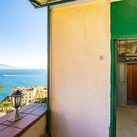 Lite Life Panoramic Flat By Napoliapartments * Napels