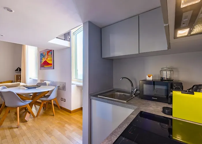 Lite Life Panoramic Flat By Napoliapartments דירה